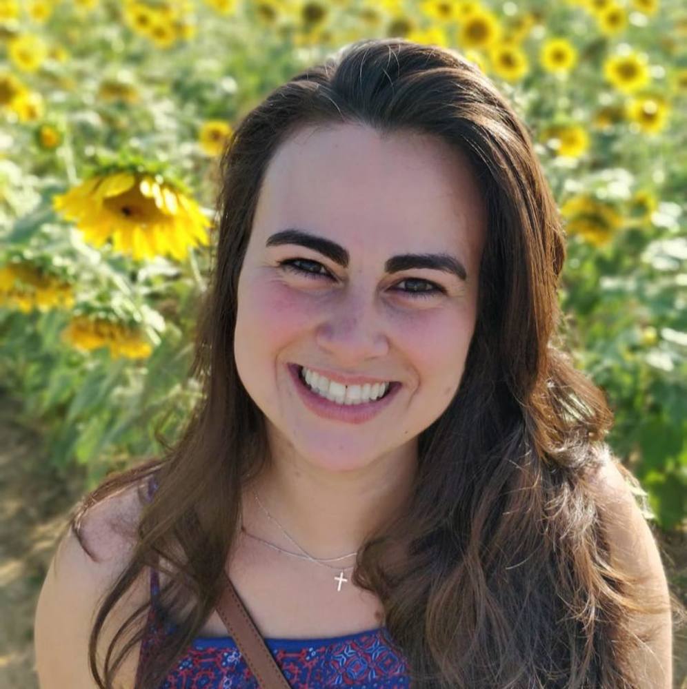 Meet your Posher, Claudia